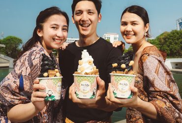 Sour Sally Luncurkan Cup Bergambar Batik Kolaborasi Garuda Kencana Batik
