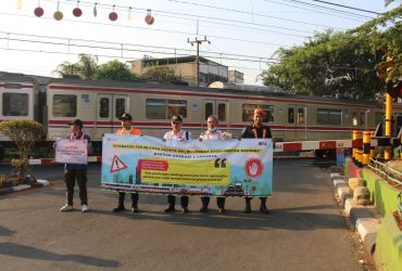 KAI Daop 1 Jakarta Gandeng Pemuda-Pemudi Pelopor Keselamatan Lakukan Sosialisasi Keselamatan