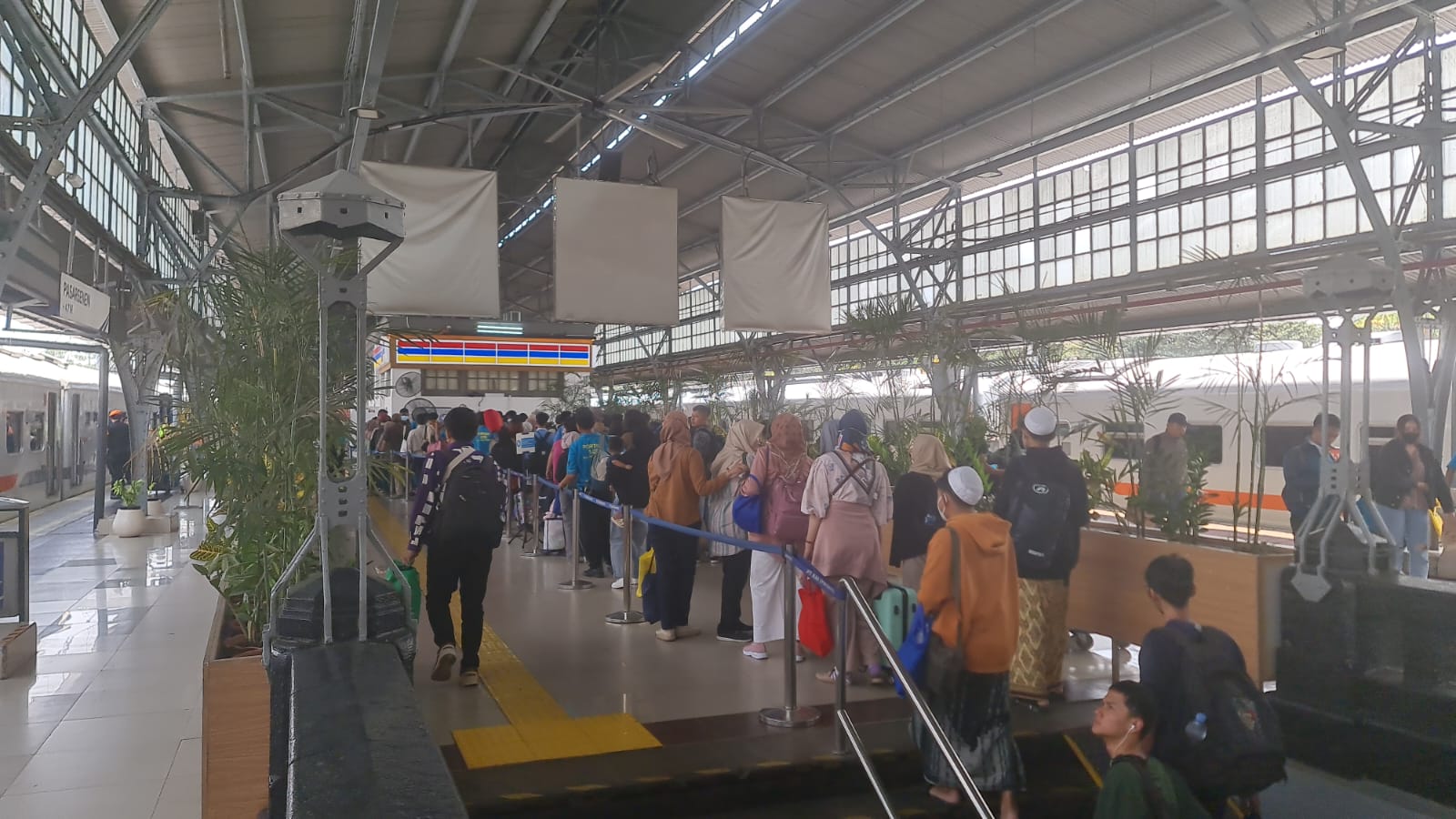 Tiket KAJJ Untuk Libur NATARU 2013/2024 Dari Stasiun Gambir Dan Pasar Senen Sudah Dapat Dipesan