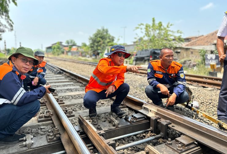 Sambut Nataru 2023/2024, KAI Daop 1 Lakukan Inpeksi Lintas Cikarang – Cikampek