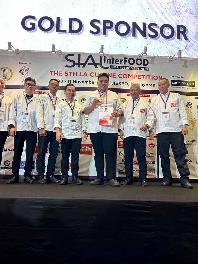 Chef Aryaduta Menteng Mendapat Medali Perak Dalam Kompetisi SIAL Interfood La Cuisine 2023