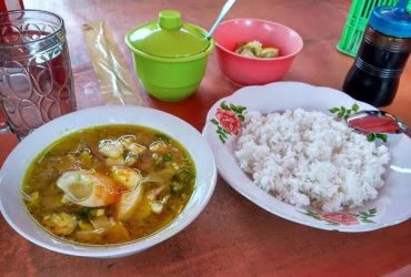 5 Karakter Orang Yang Makan Soto dengan Nasi Pisah