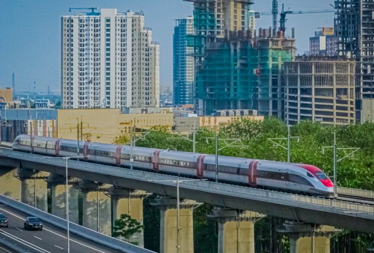 Whoosh! Kereta Cepat Indonesia Tembus 1 Juta Penumpang dalam 2 Bulan, Ini Buktinya