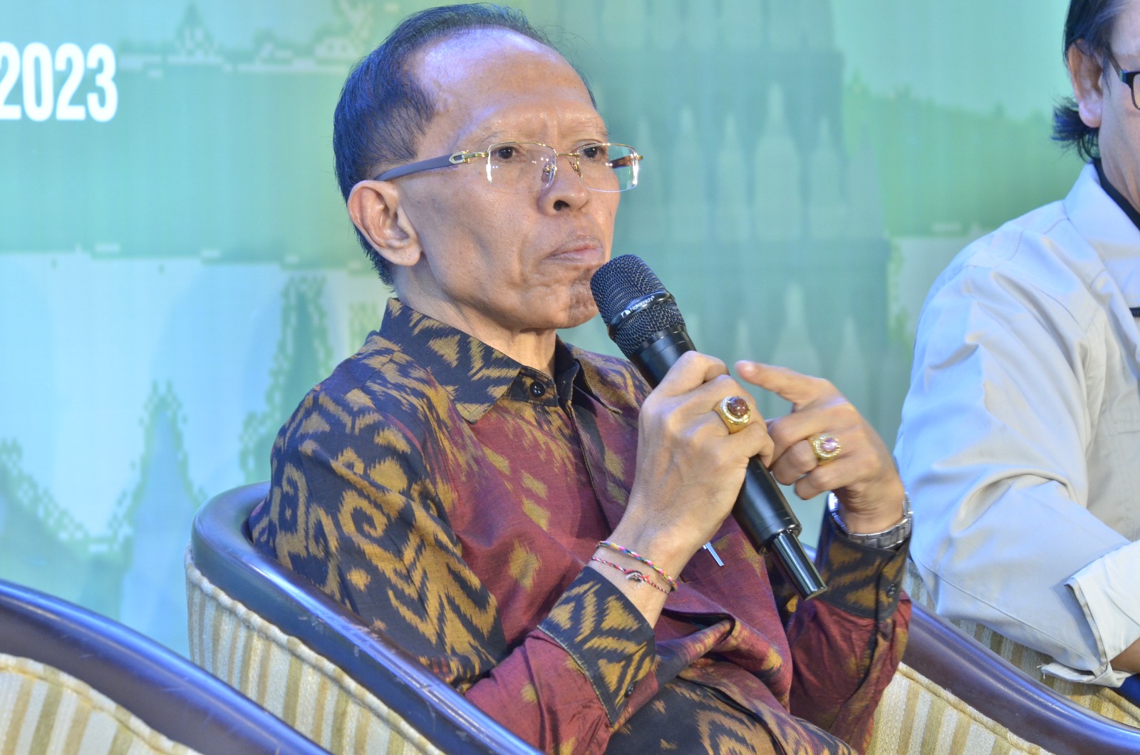 Ditjen Bimas Hindu - Dirjen Bimas Hindu I Nengah Duija