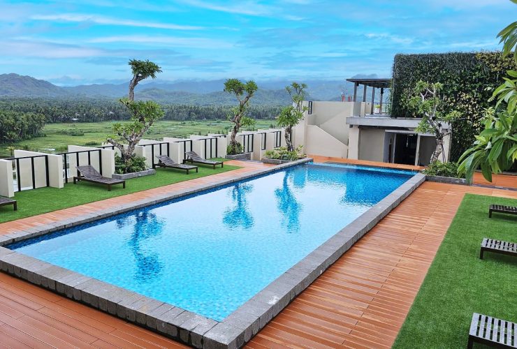 Kolam Renang Swiss-Belhotel Airport Yogyakarta di Kulon Progo