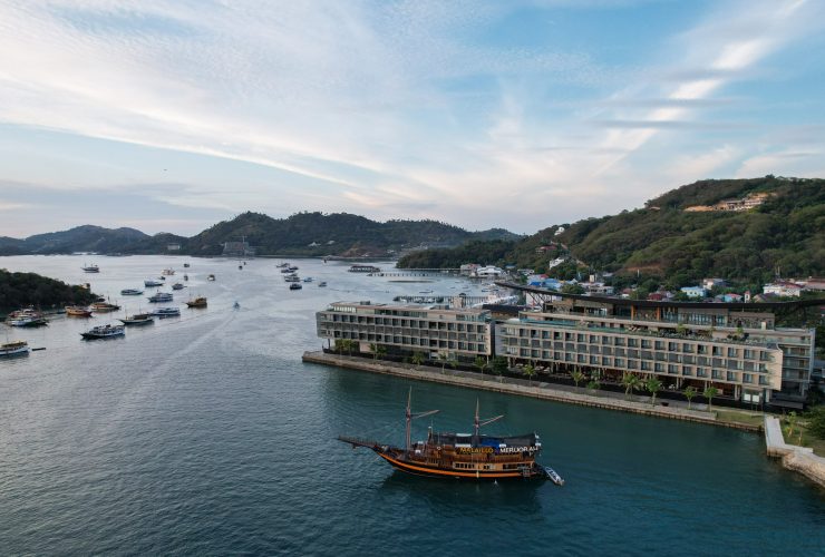 Menikmati Panorama Laut Flores Yang Menakjubkan Di Meruorah Komodo Labuan Bajo