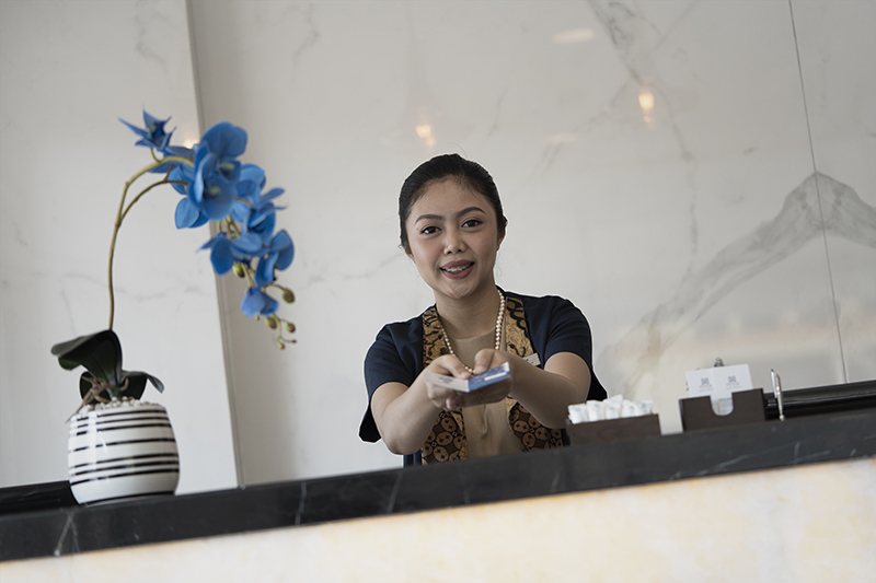 Staff BATIQA Hotel Darmo - Surabaya menawarkan FLASH SALE 2.2 BATIQA Hotels