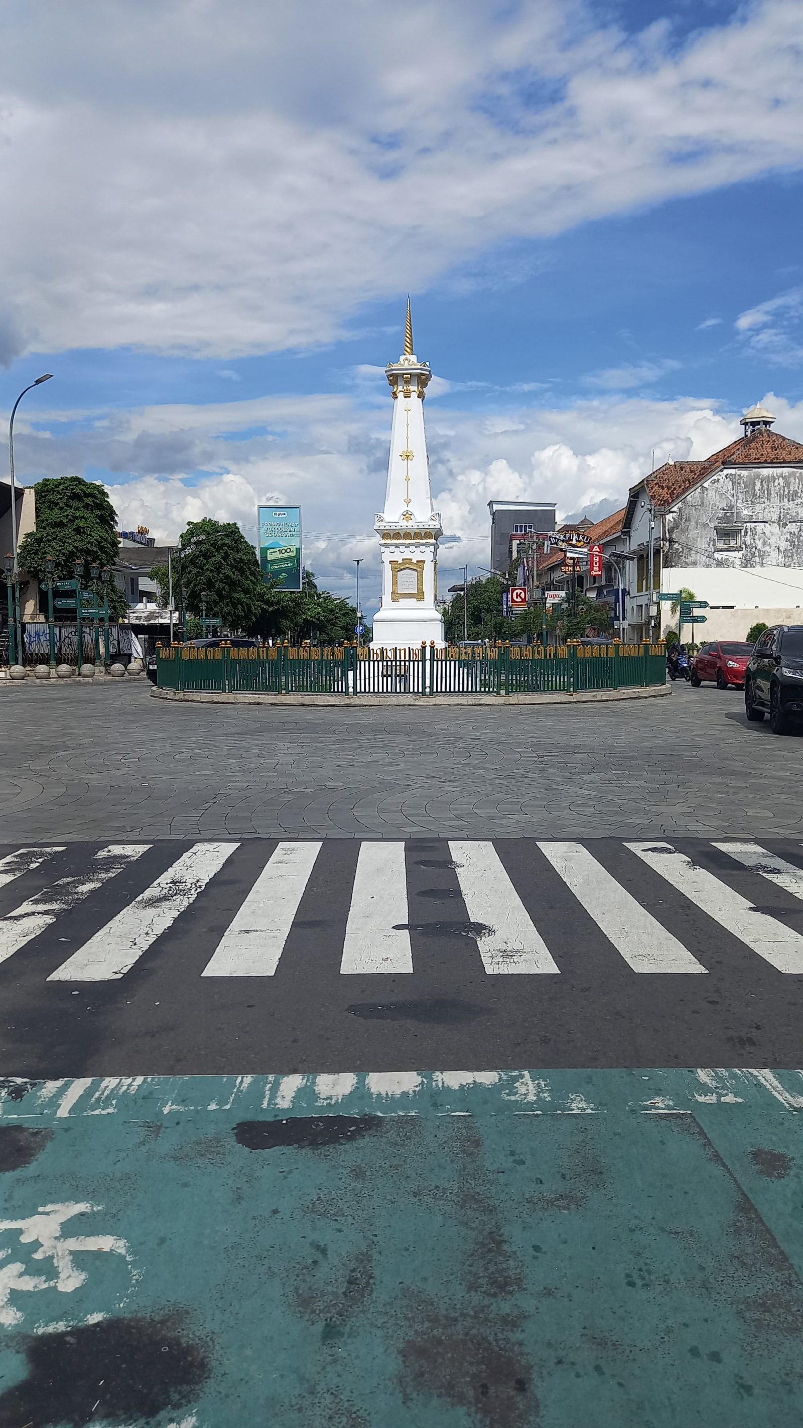 Jogja: Sensasi Tugu 0 Km, Angkringan, dan Kopi Joss yang Bikin Ketagihan