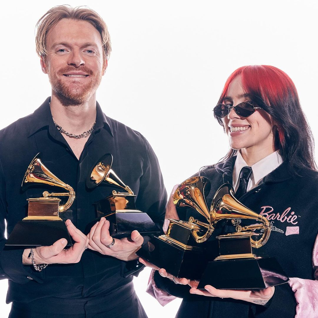 Billie Eilish Ganti Warna Rambut Lagi