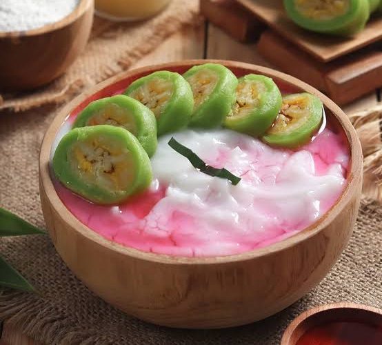 Es Pisang Ijo: Si Hijau Segar Buat Buka Puasa yang Bikin Ngiler!