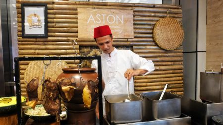 Buka Puasa Sambil Keliling Asia di ASTON Simatupang