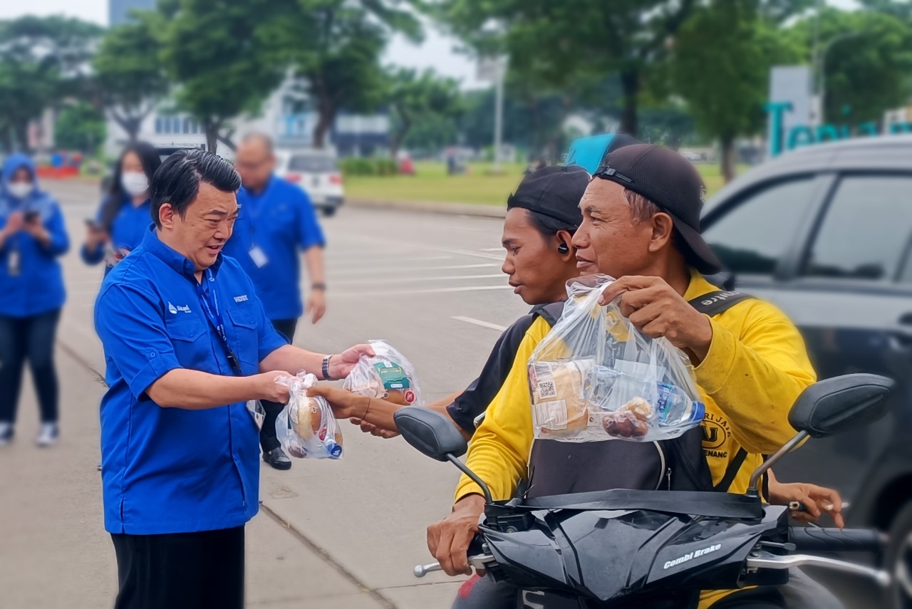 Omega Hotel Management: Berbagi 1000 Tajil On The Road di Bulan Suci Ramadan