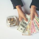 THR: Dari Bonus Buat PNS Sampai Kebutuhan Lebaran Anak Milenial