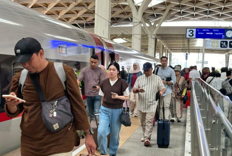 Whoosh Jadi Pilihan Mudik Lebaran Favorit! Penumpangnya Naik 30%
