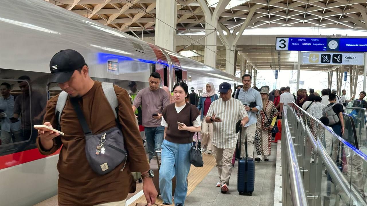 Whoosh Jadi Pilihan Mudik Lebaran Favorit! Penumpangnya Naik 30%
