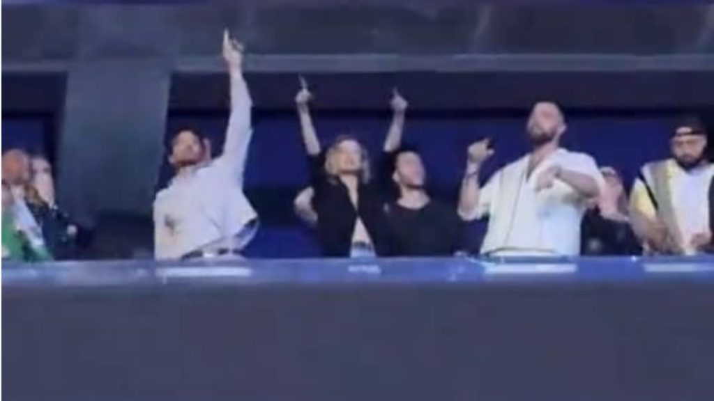 Potret Gigi Hadid dan Bradley Cooper di Eras Tour Taylor Swift di Paris. Foto: tiktok @storyful_viral