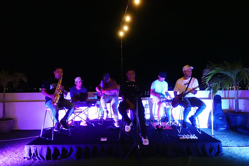 live music ooftop Sky-Bar Swiss-Belhotel Ambon