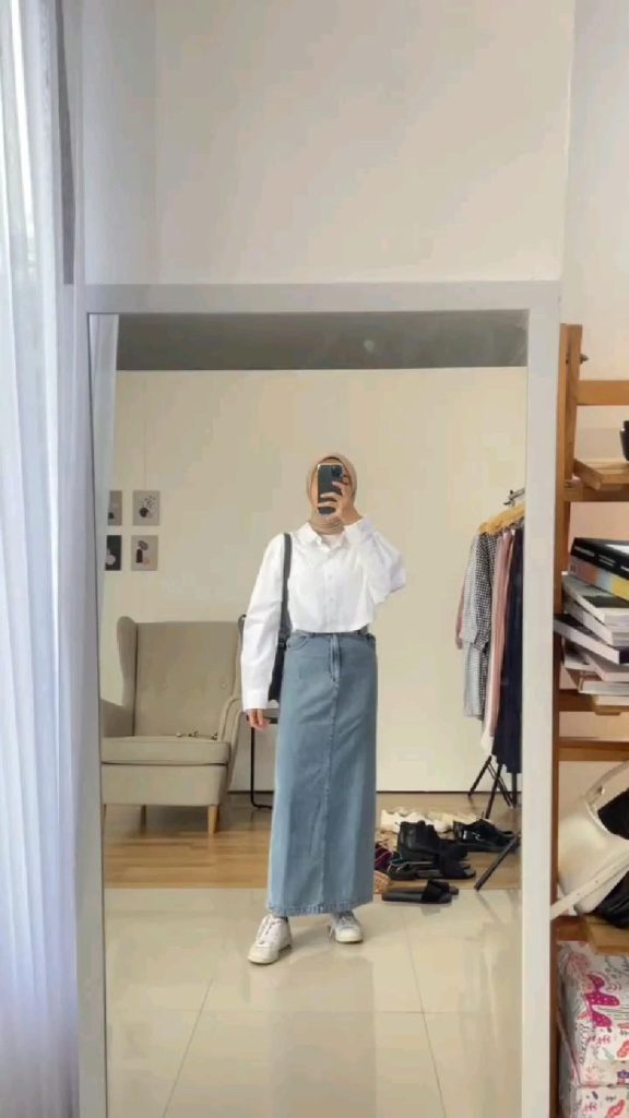 Look Outfit Kampus sumber: pinterest/Racun Belanja