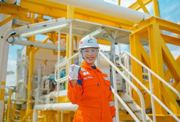 Difa Kamila Anjani Production Well Operator di Pertamina Hulu Energi Offshore North West Java - sumber foto Migas