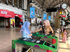 HUT 80 RI, KAI Commuter Perkenalkan Livery Baru Basoetta Line