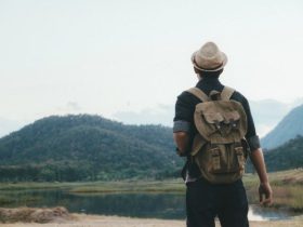 Mengapa Traveling Jadi Kebutuhan Banyak Orang di Era Modern