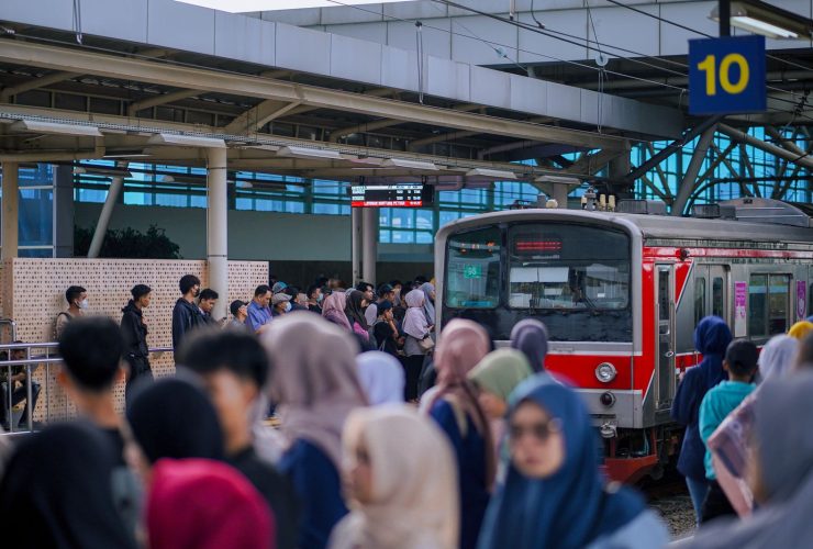 Tidak Beraktivitas Di Area Jalur Rel, KAI Commuter Ajak Masyarakat Lebih Peduli Keselamatan Perjalanan Kereta Api